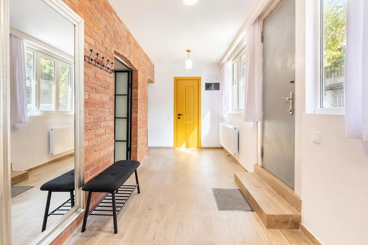 Stylish, Modern Apartment With Wi-Fi Netflix Tbilisi